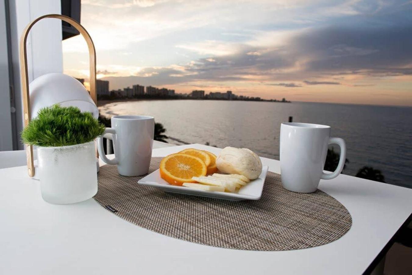 Pr Rentals Beach Front Penthouse A 604 San Juan Exteriör bild